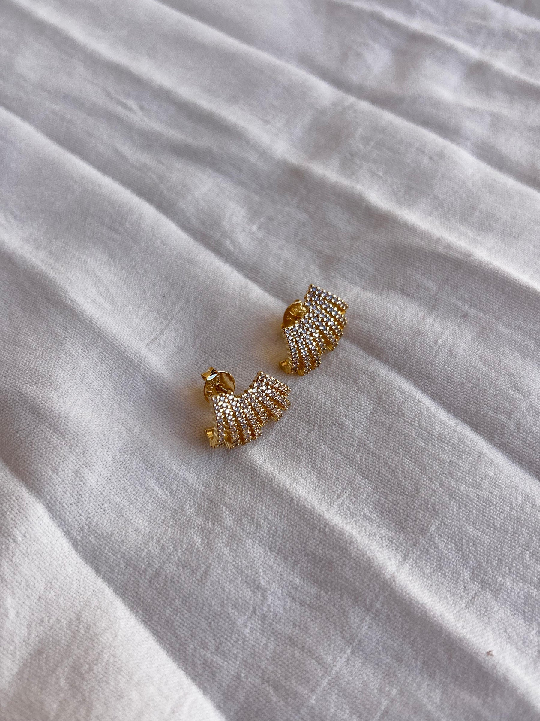 Brinco Cravejado Banhado a Ouro 18K