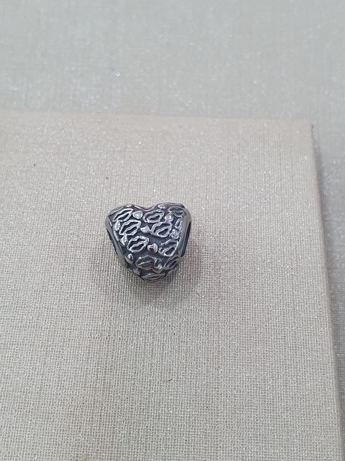 Berloque Separador Coração Beijo