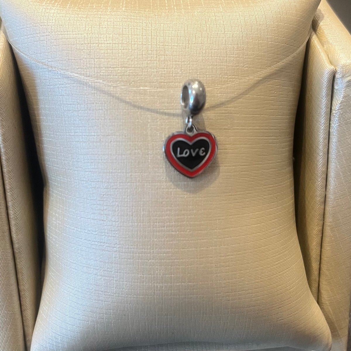 Berloque Pendurado Coração Love