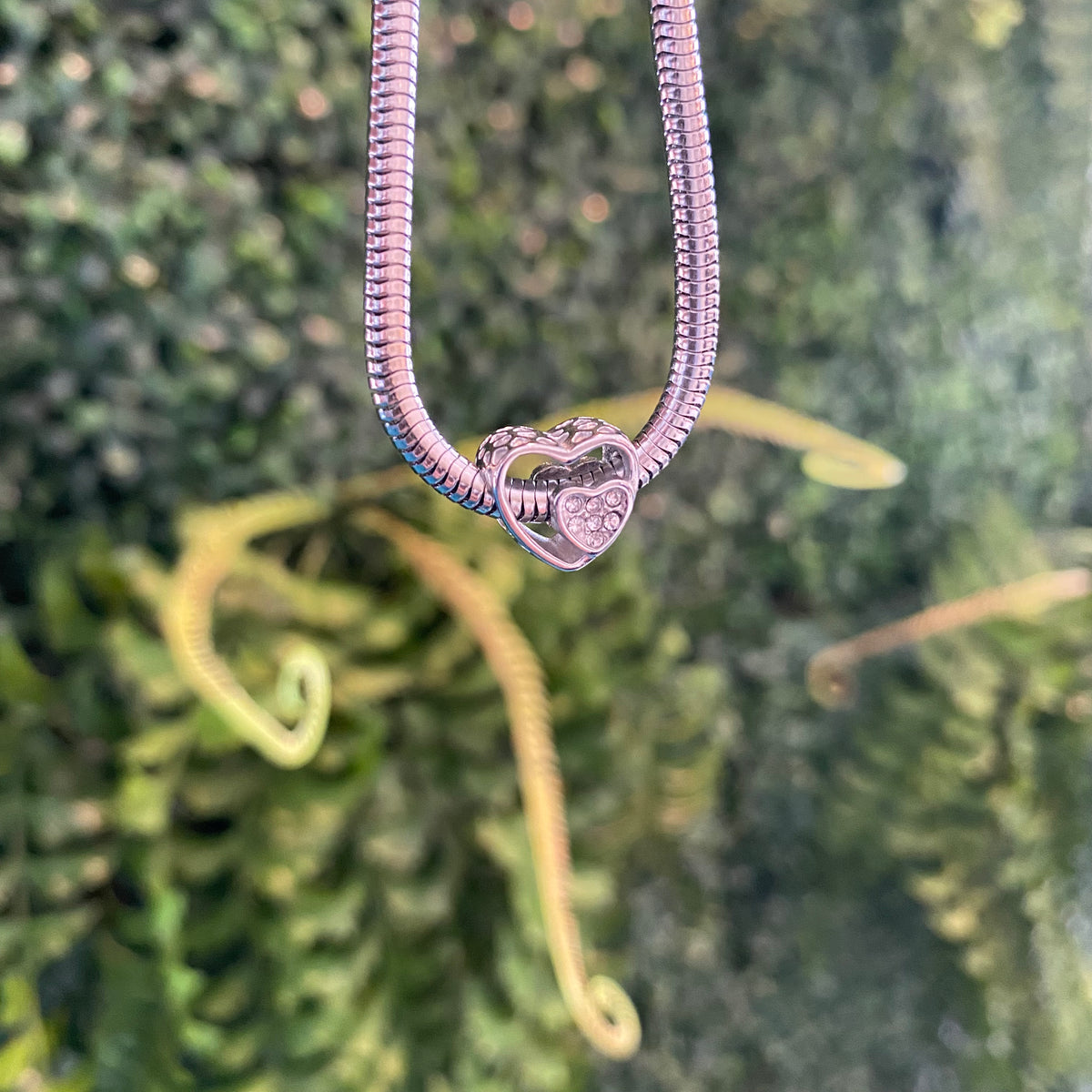 Berloque Coração vazado Branco