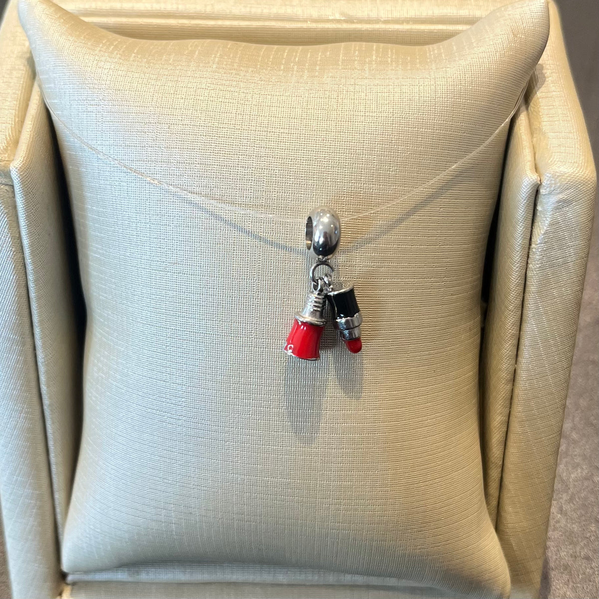 Berloque Batom e Esmalte