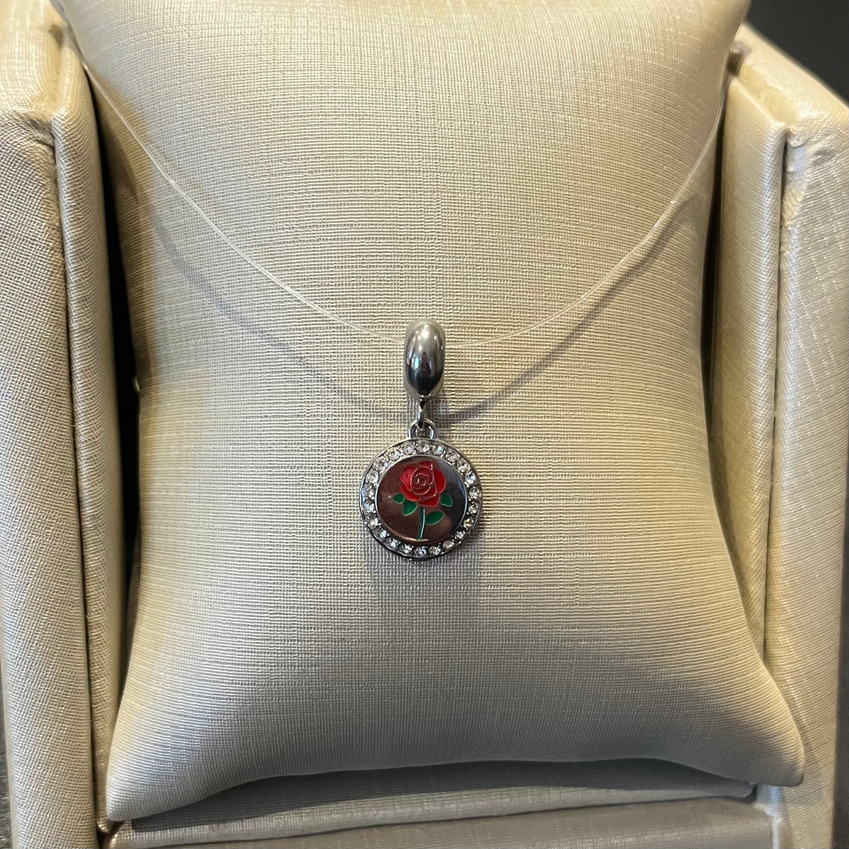 Berloque Pendurado Rosa