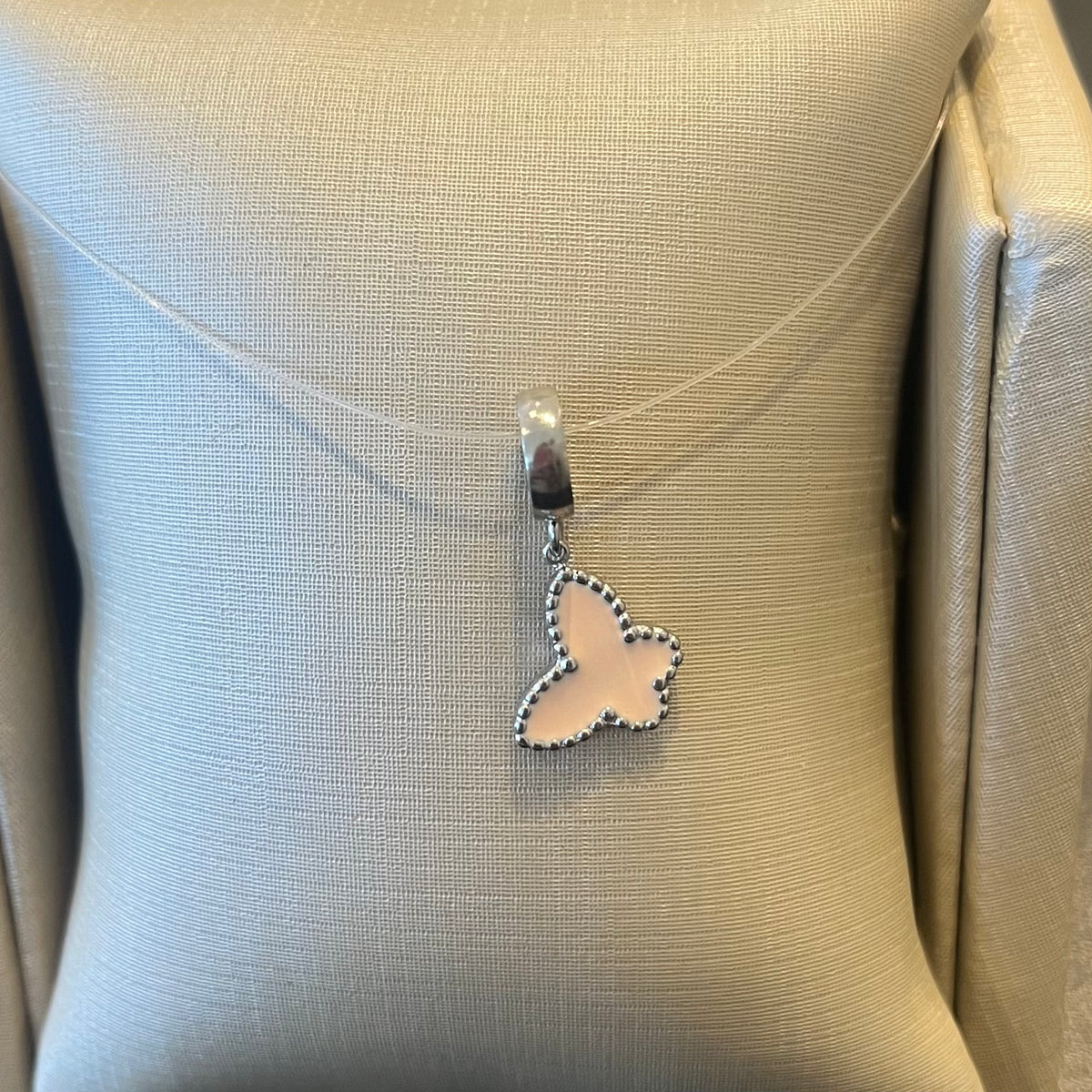 Berloque Pendurado Borboleta Rosa