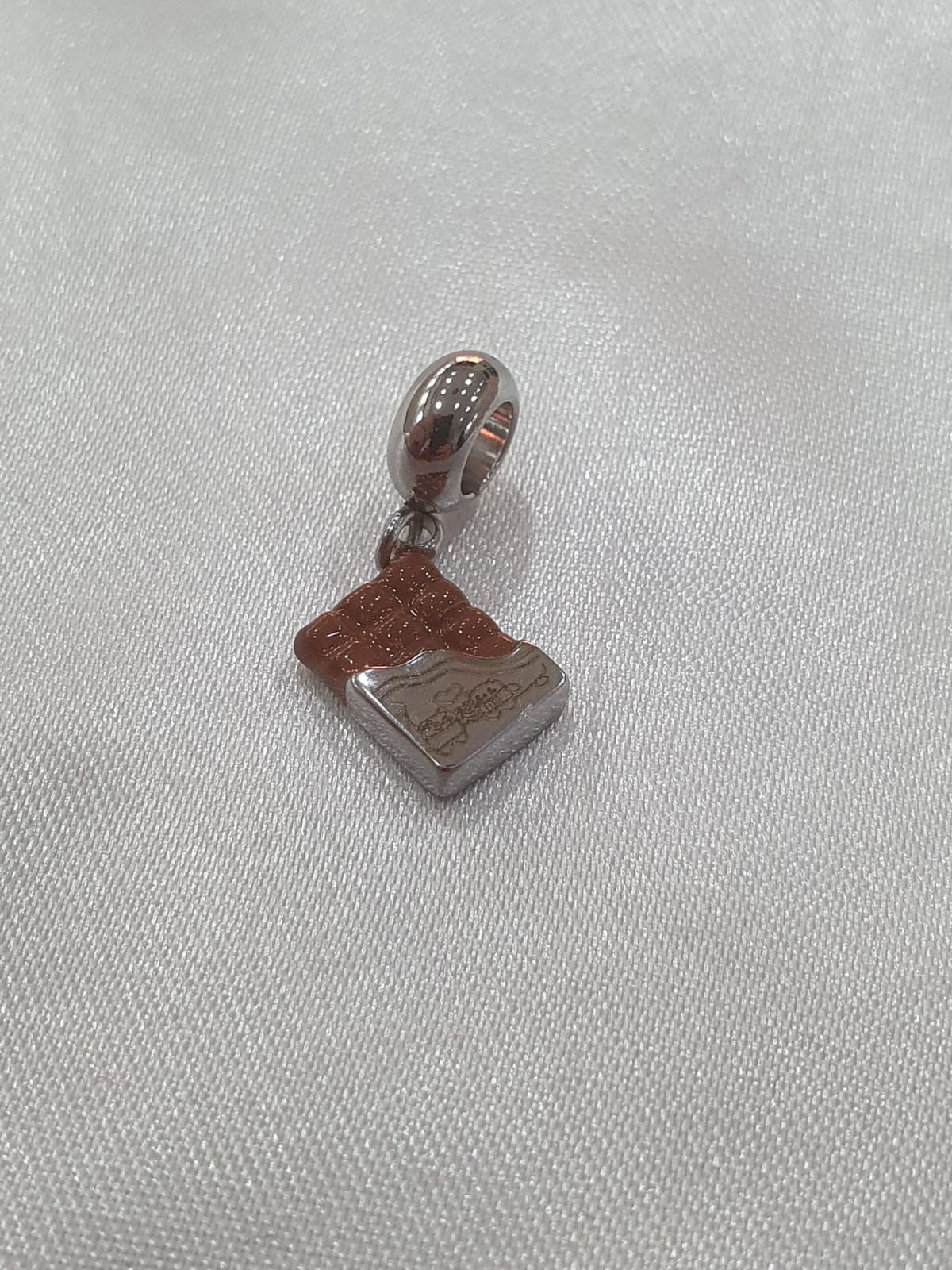 Berloque Pendurado Chocolate