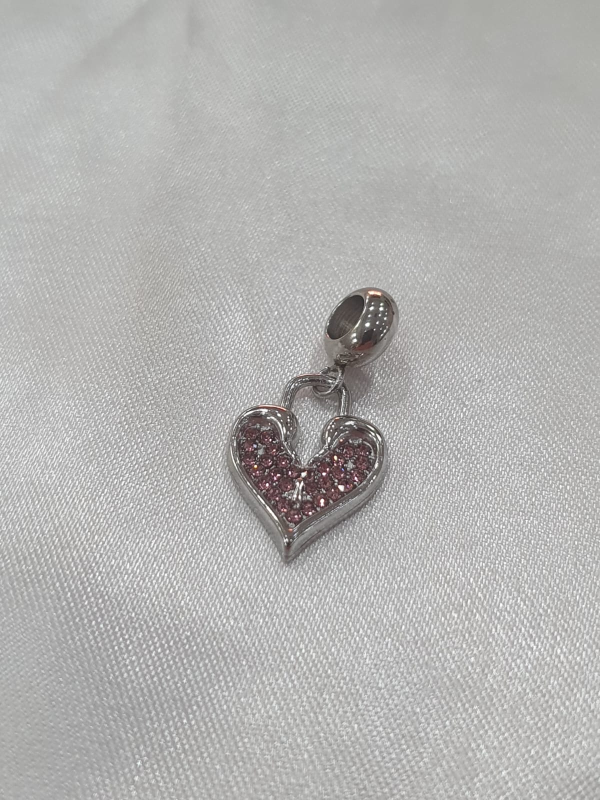 Berloque Pendurado Coração Rosa