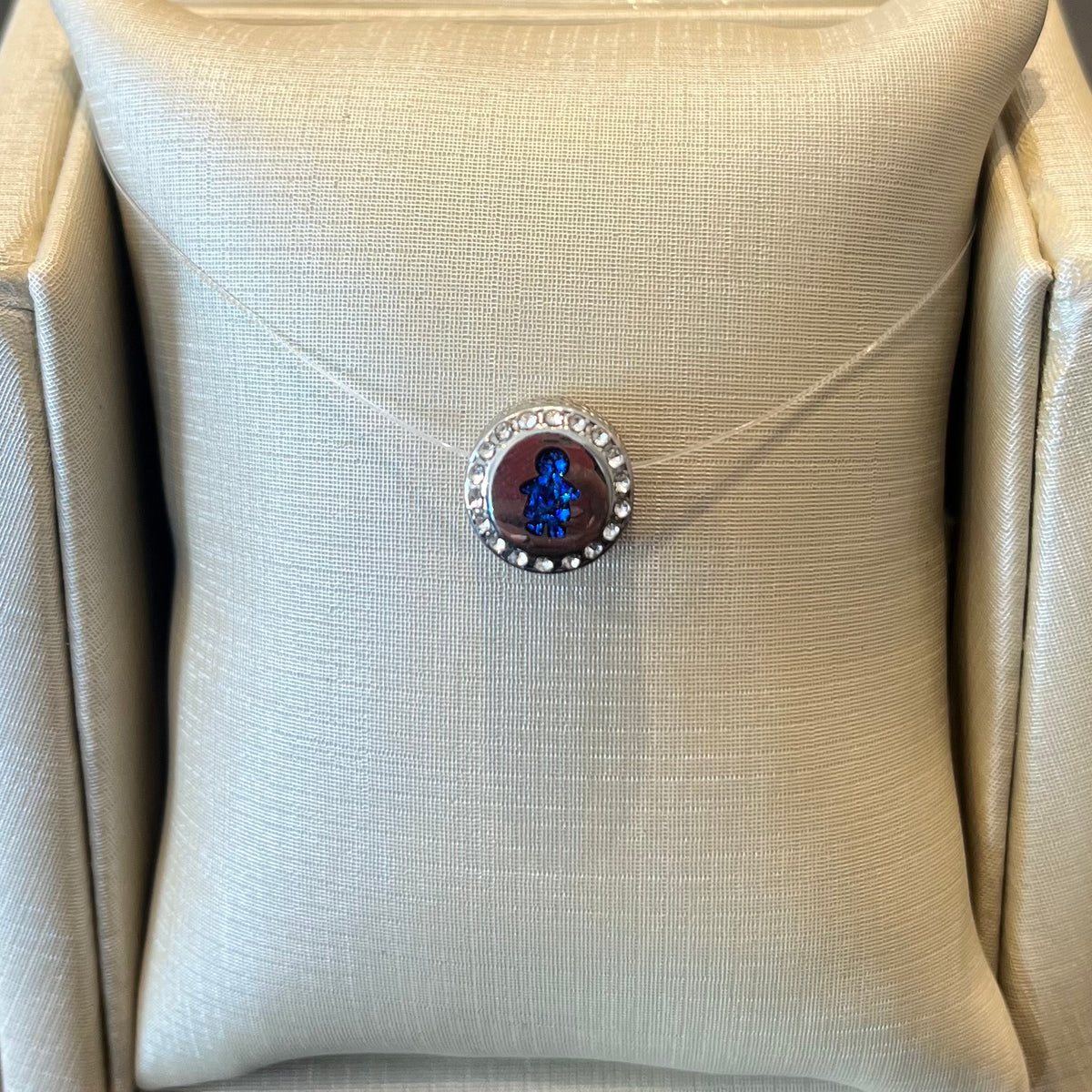 Berloque Separador Menino Cravejado