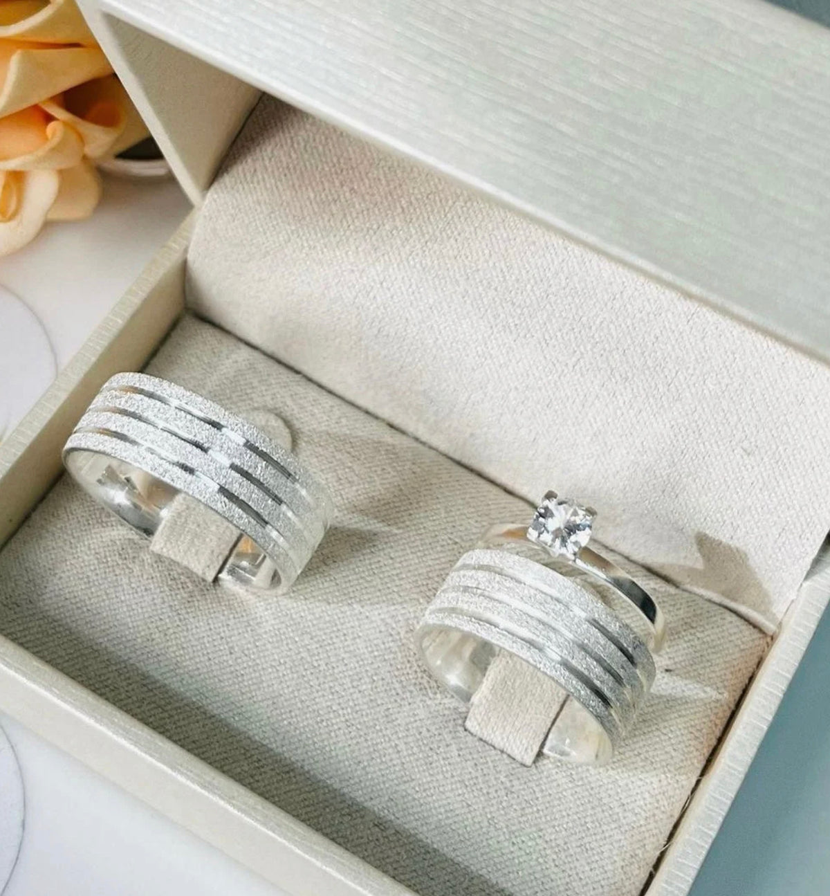 Alianças De Namoro Dubai 10 MM + Anel Solitário Prata 925