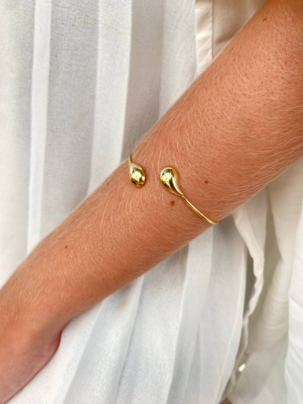 Bracelete Regulável Banhada a Ouro 18K