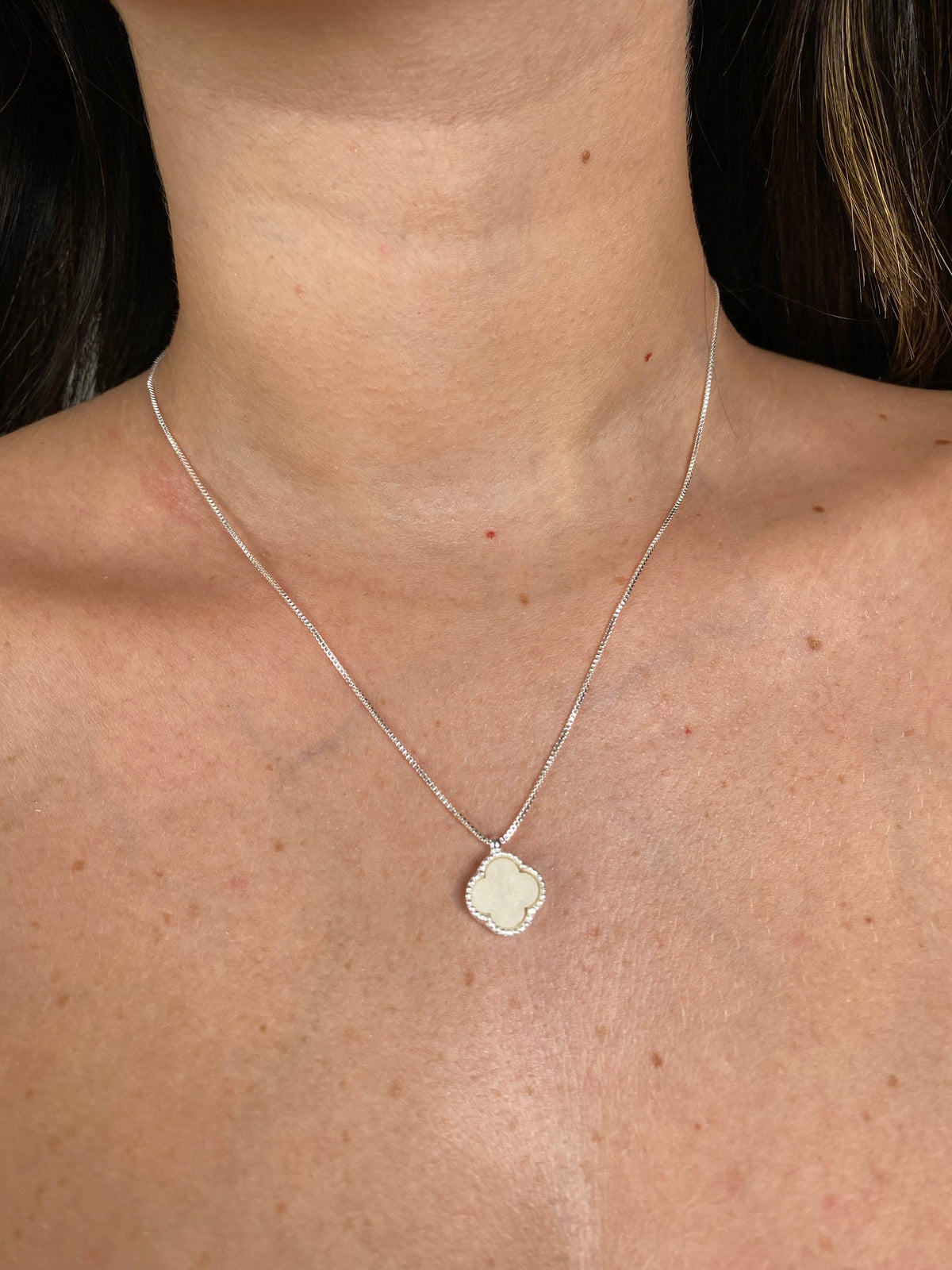 Colar Van Cleef Cravejado Prata 50