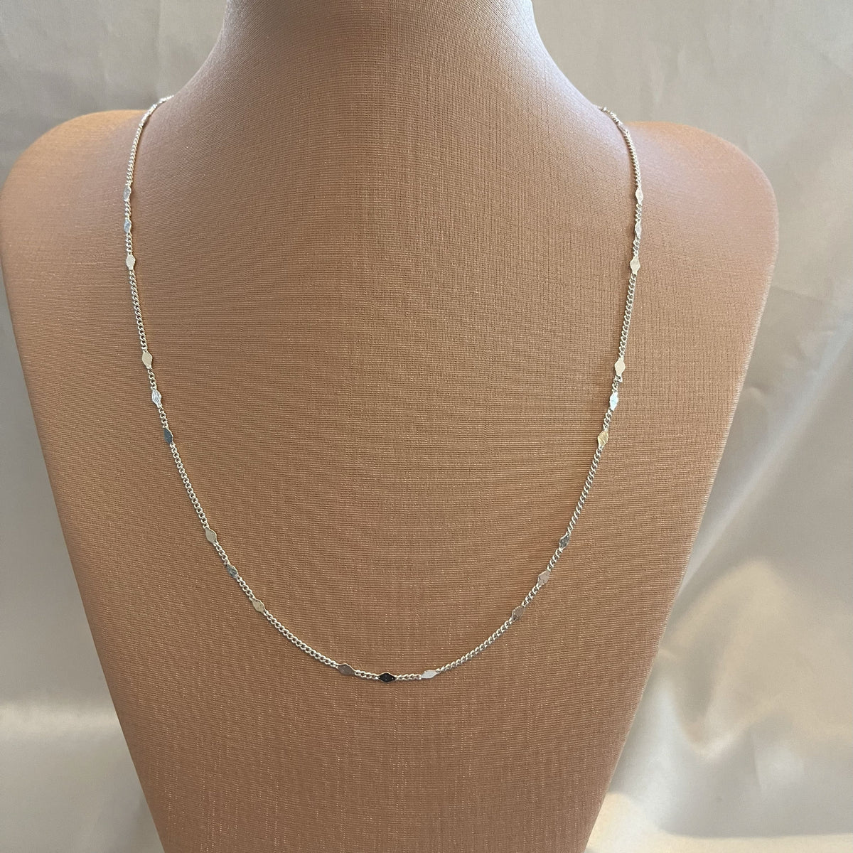 Colar Longo Corações