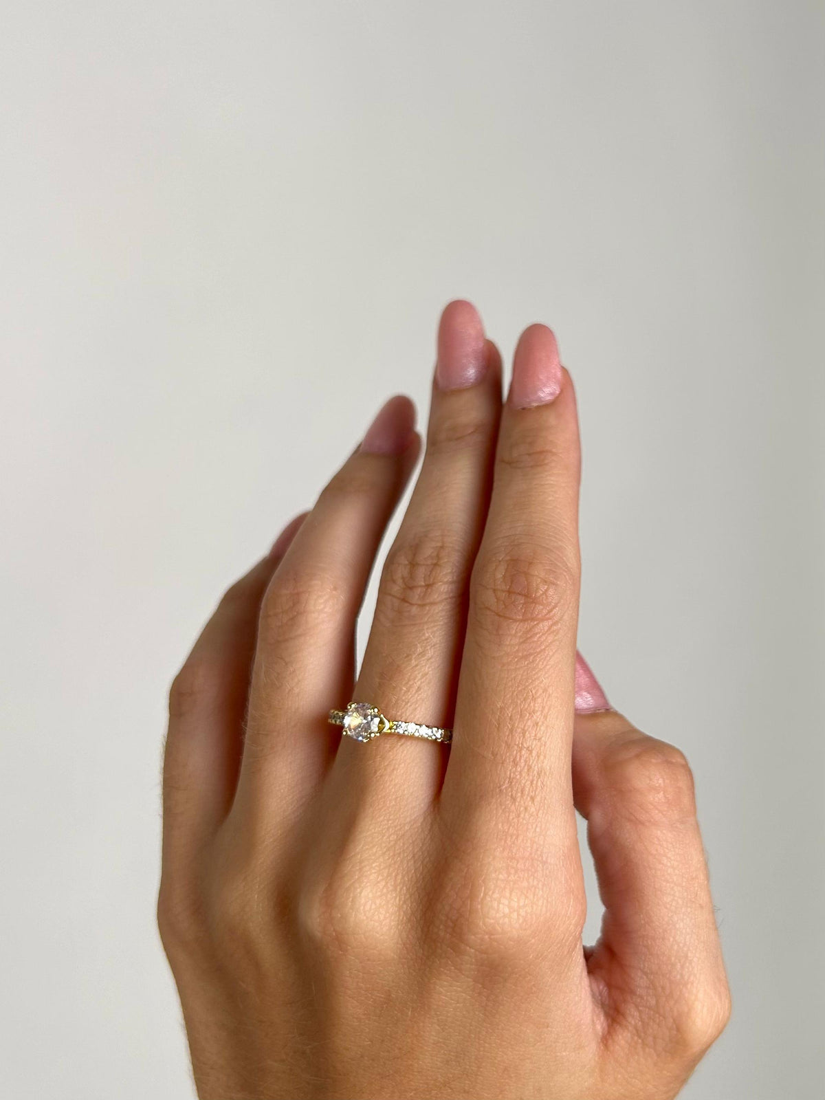 Anel Solitário Banhado a Ouro 18K