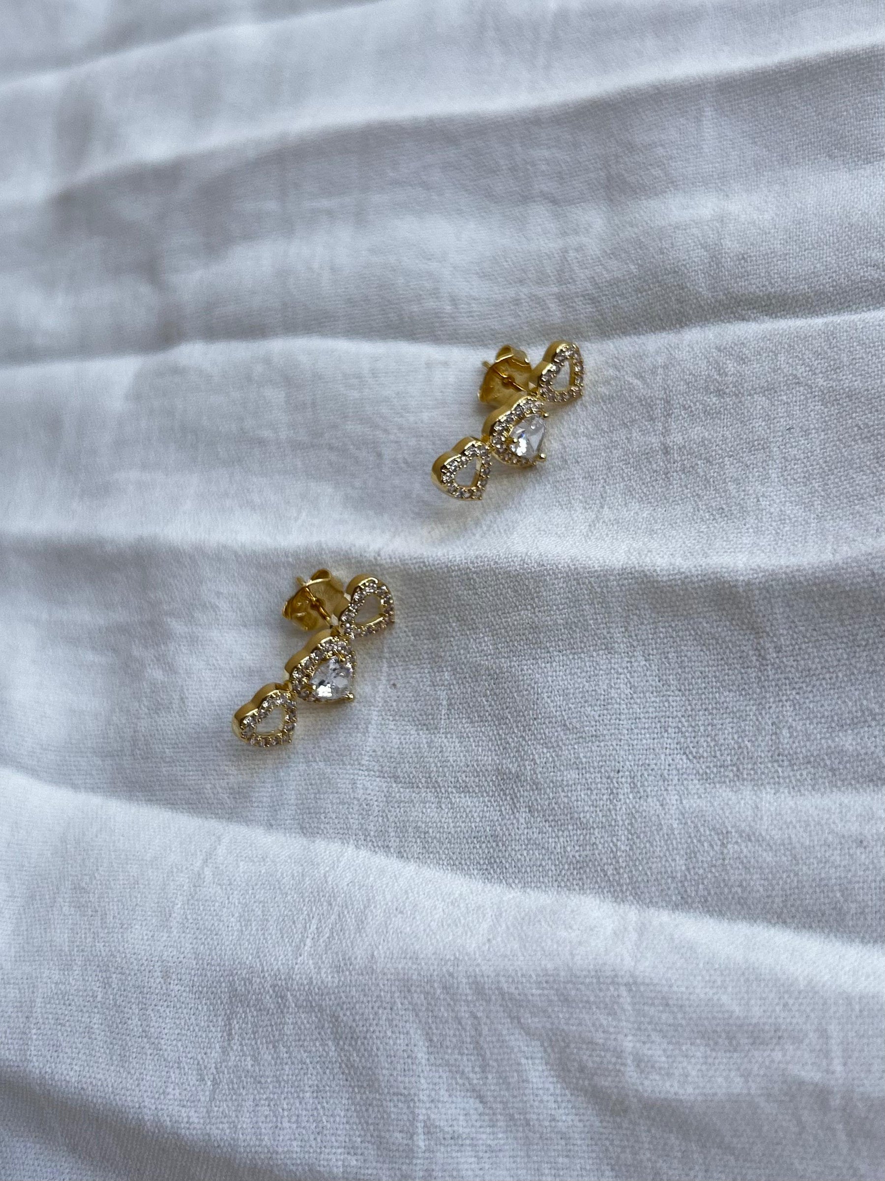 Brinco Ear Cuff Coraçaõ Banhado a Ouro 18K