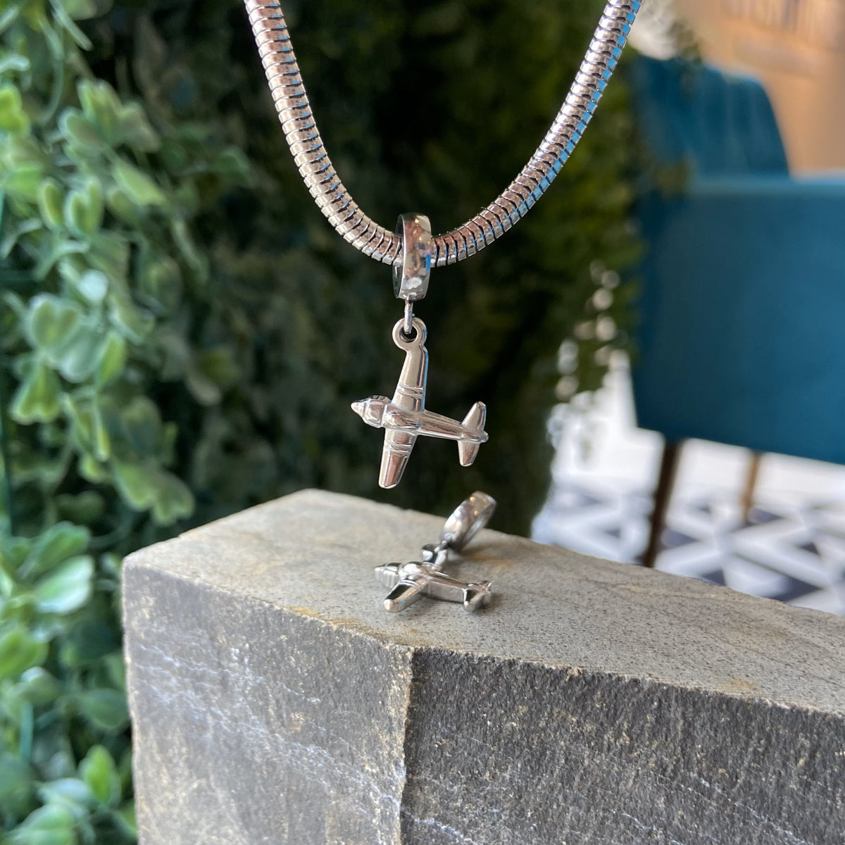 Berloque Pendurado Avião