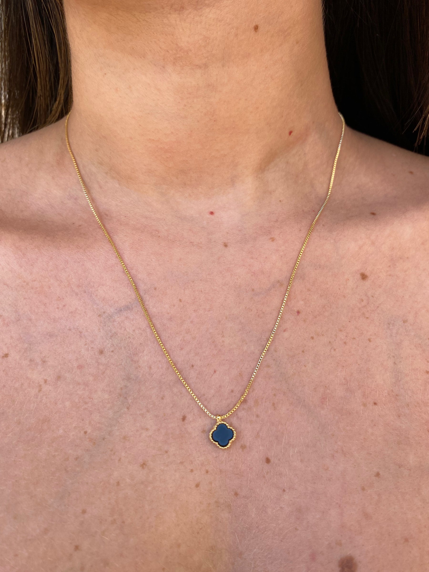 Colar Van Cleef Banhado a Ouro 18K