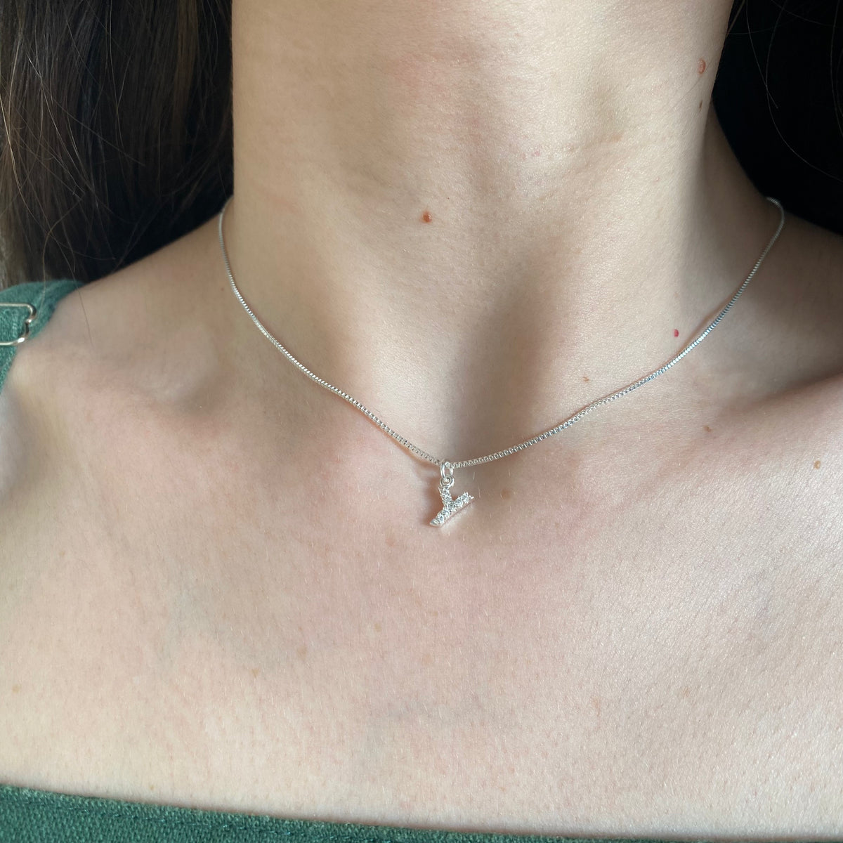 Colar Inicial Cravejado Banhado Na Prata 50