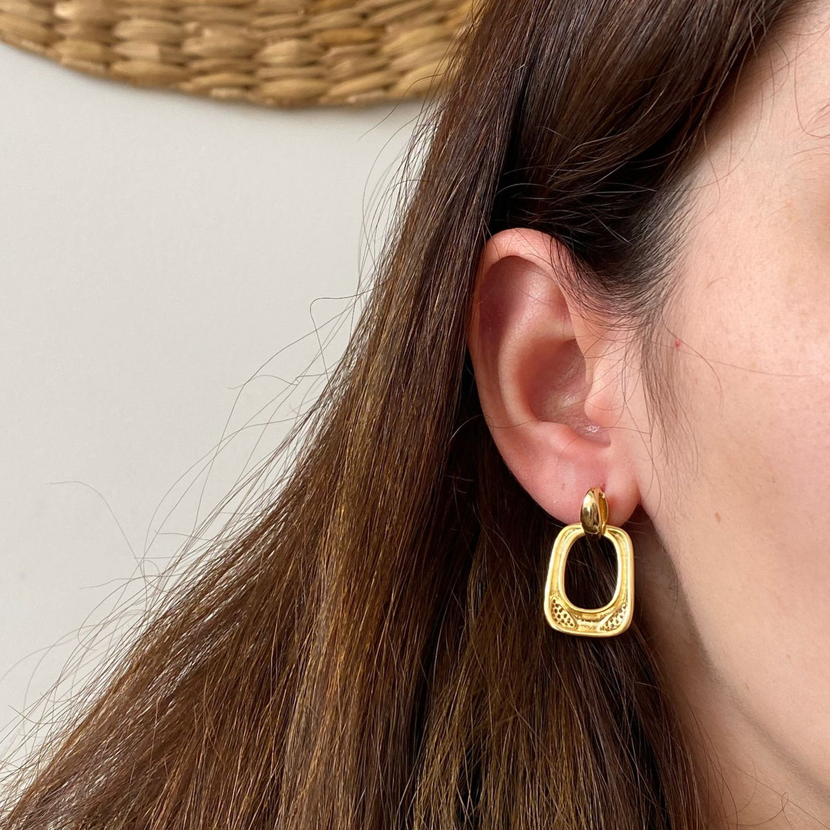 Brinco Quadrado Vazado