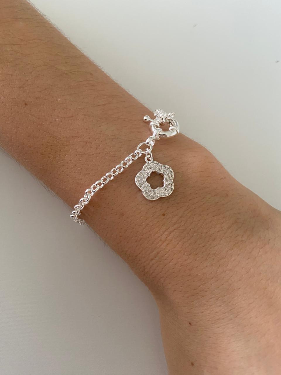 Pulseira Trevo Vazado