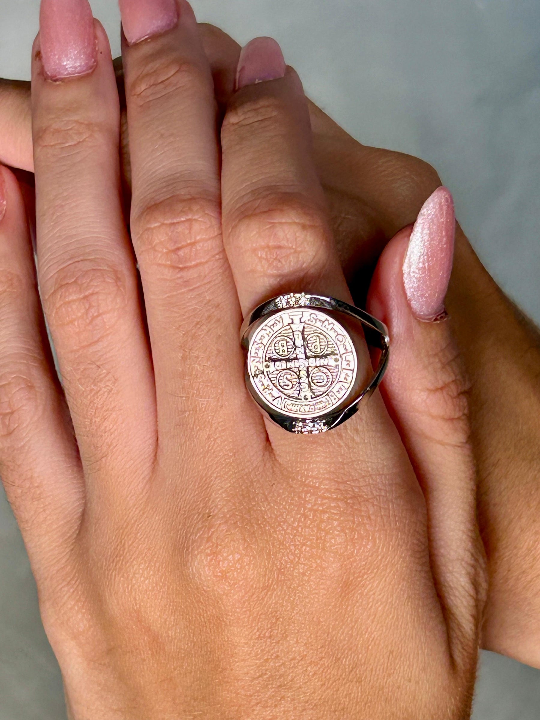 Anel Cruz do Santo Padre Bento