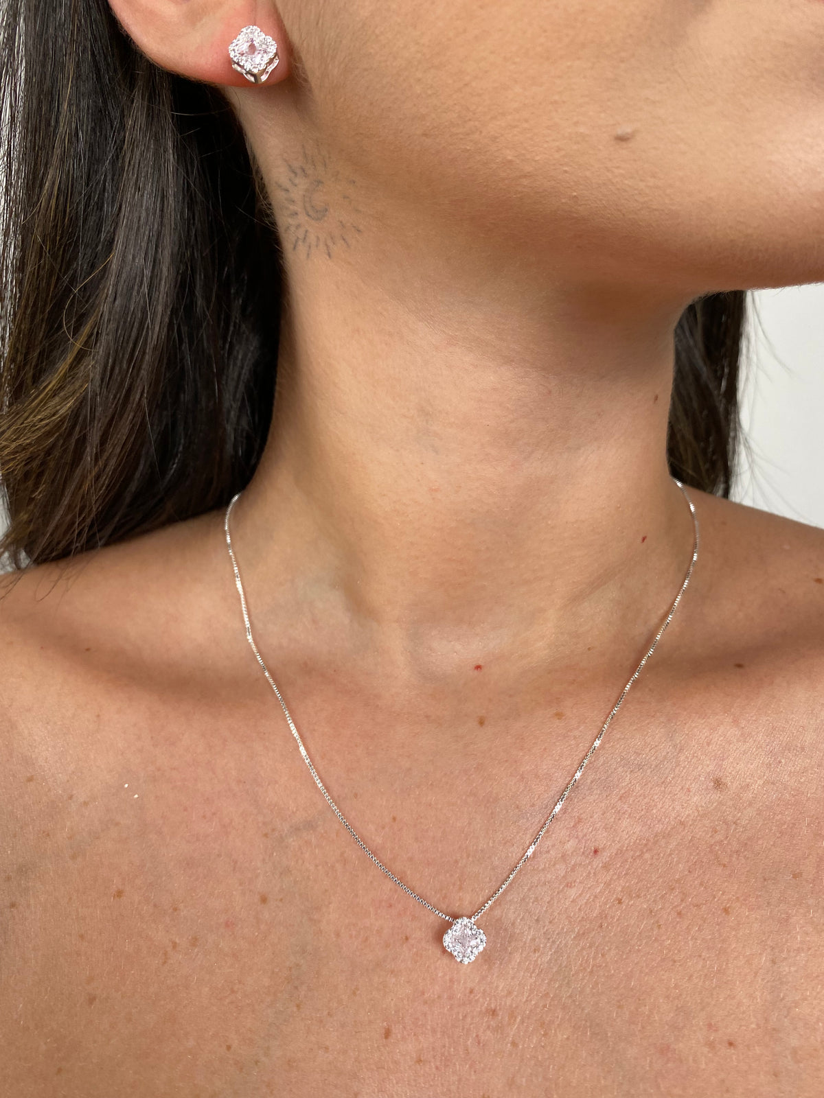 Conjunto Van Cleef Cravejado Prata 50