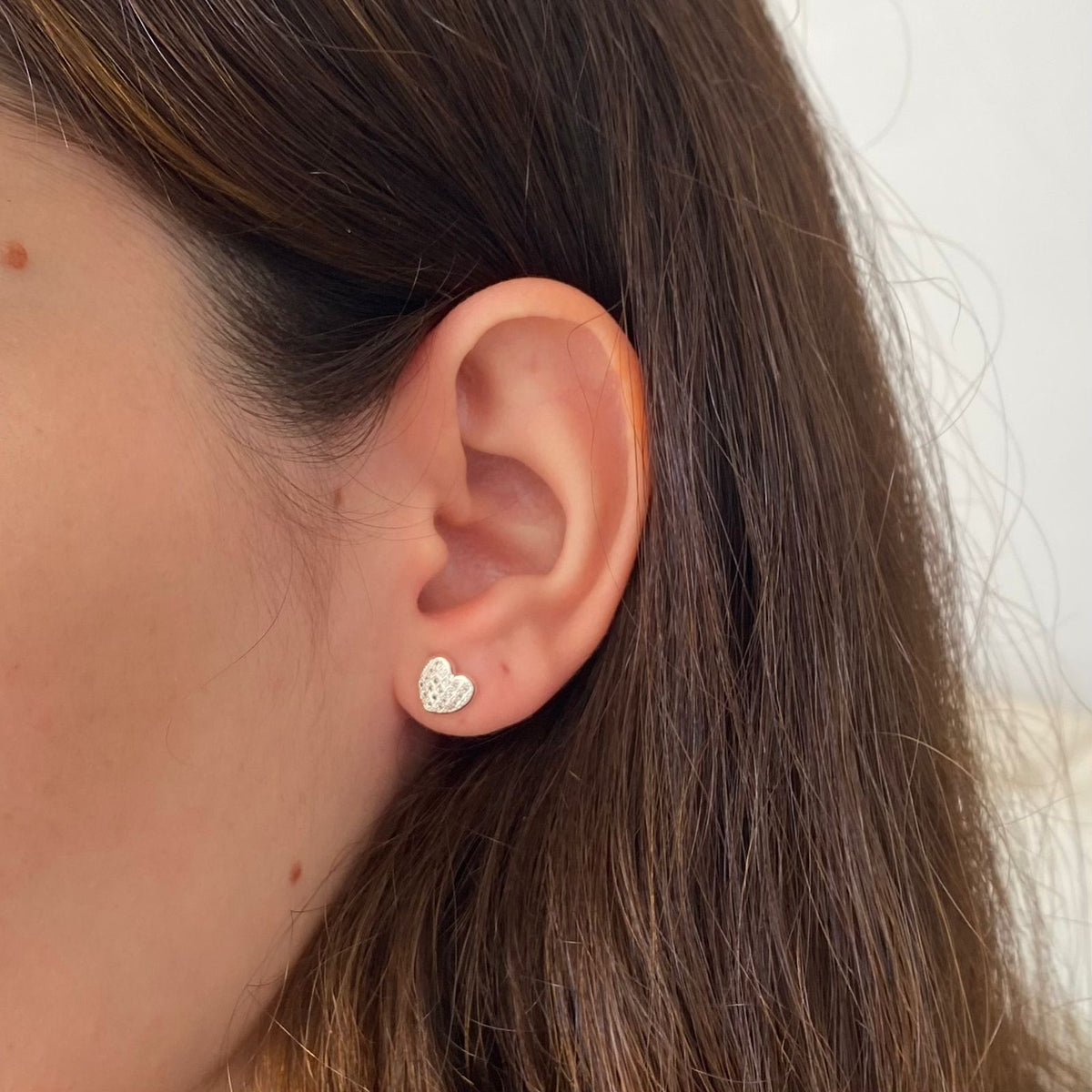 Brinco Coração com Pedras