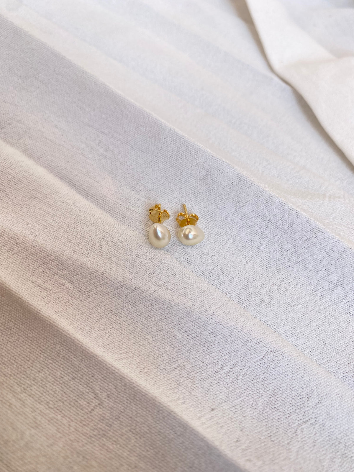 Brinco Perola Banhado a Ouro 18K