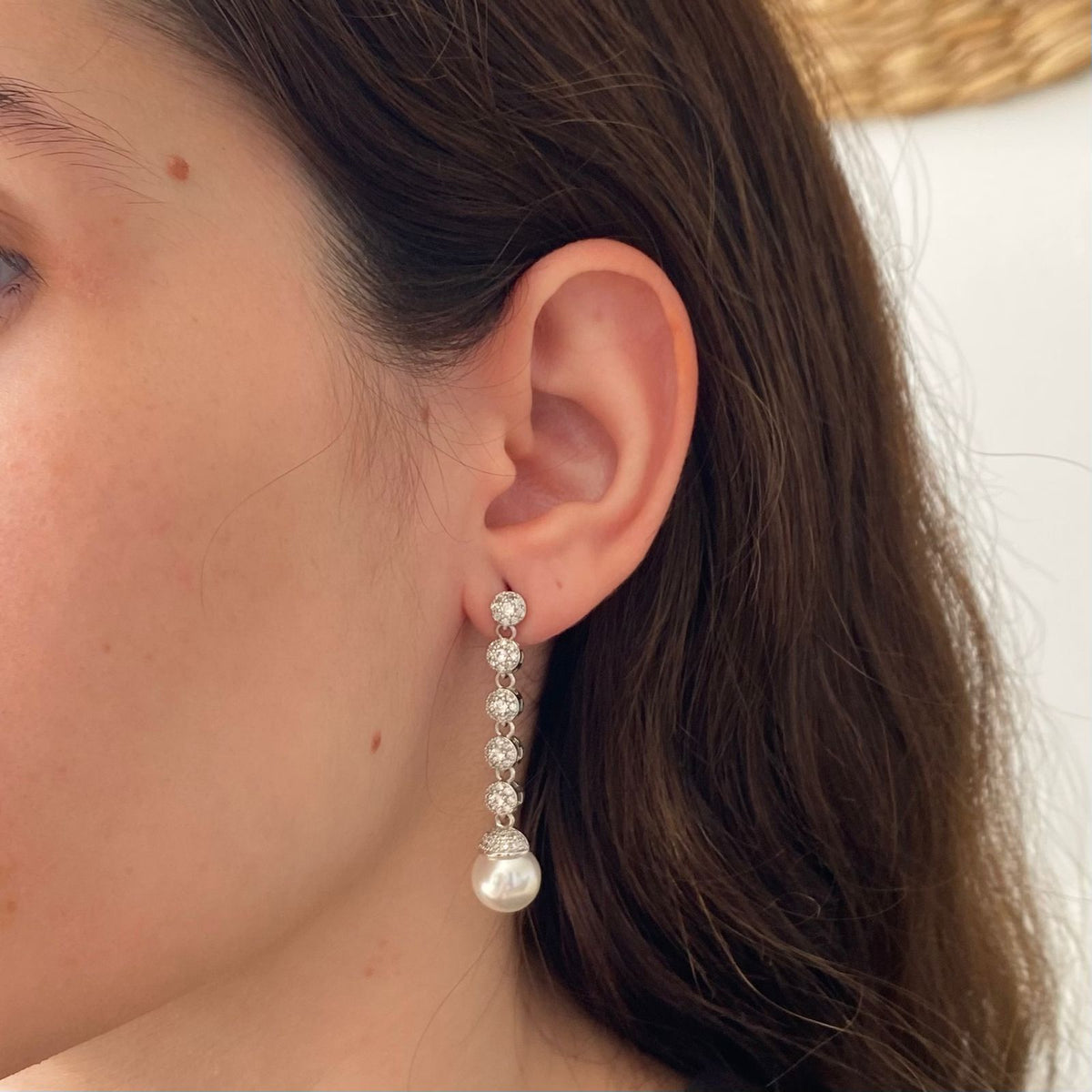 Brinco Longo Bolinhas