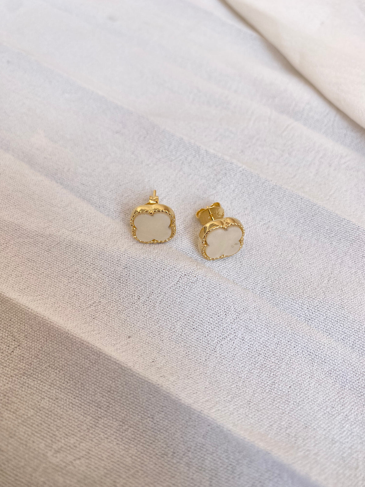 Brinco Van Cleef Banhado a Ouro 18K