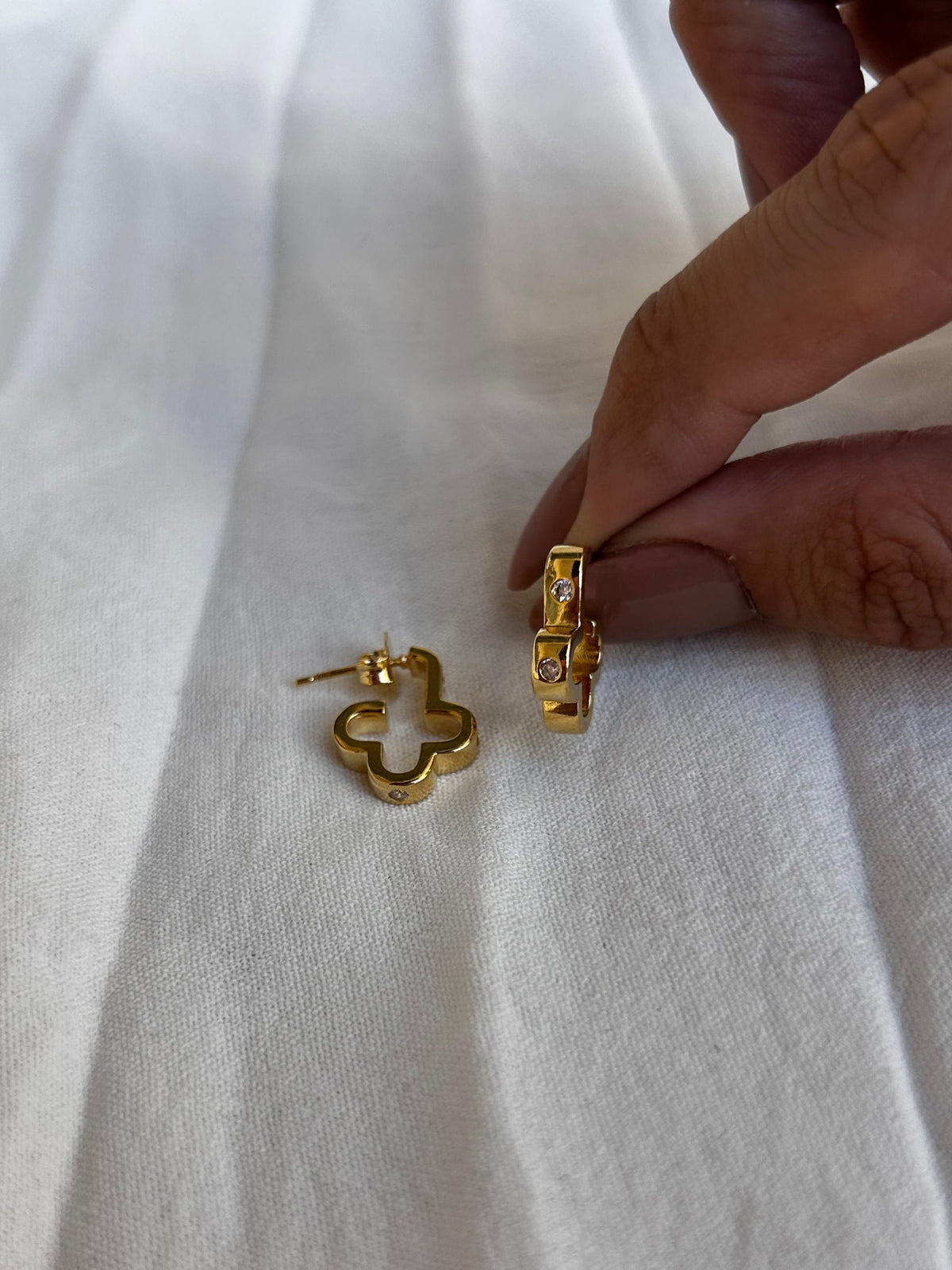 Brinco Van CleefCravejado Banhado a Ouro 18K