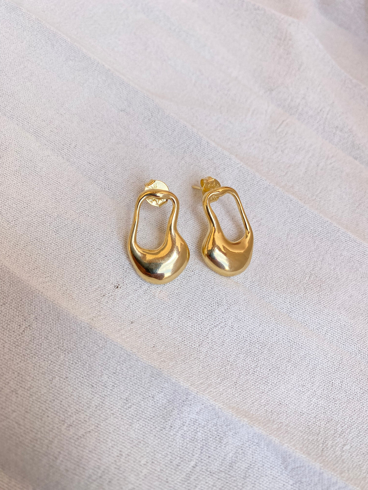Brinco Banhado a  Ouro 18K