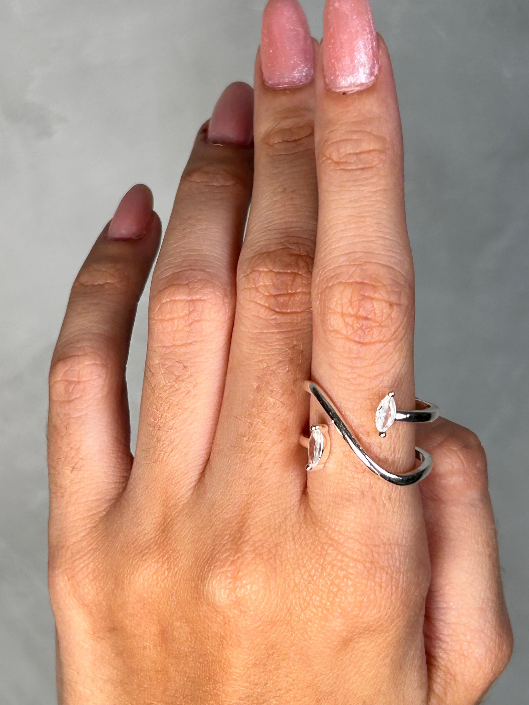 Anel Regulável Orgânico com Pedra