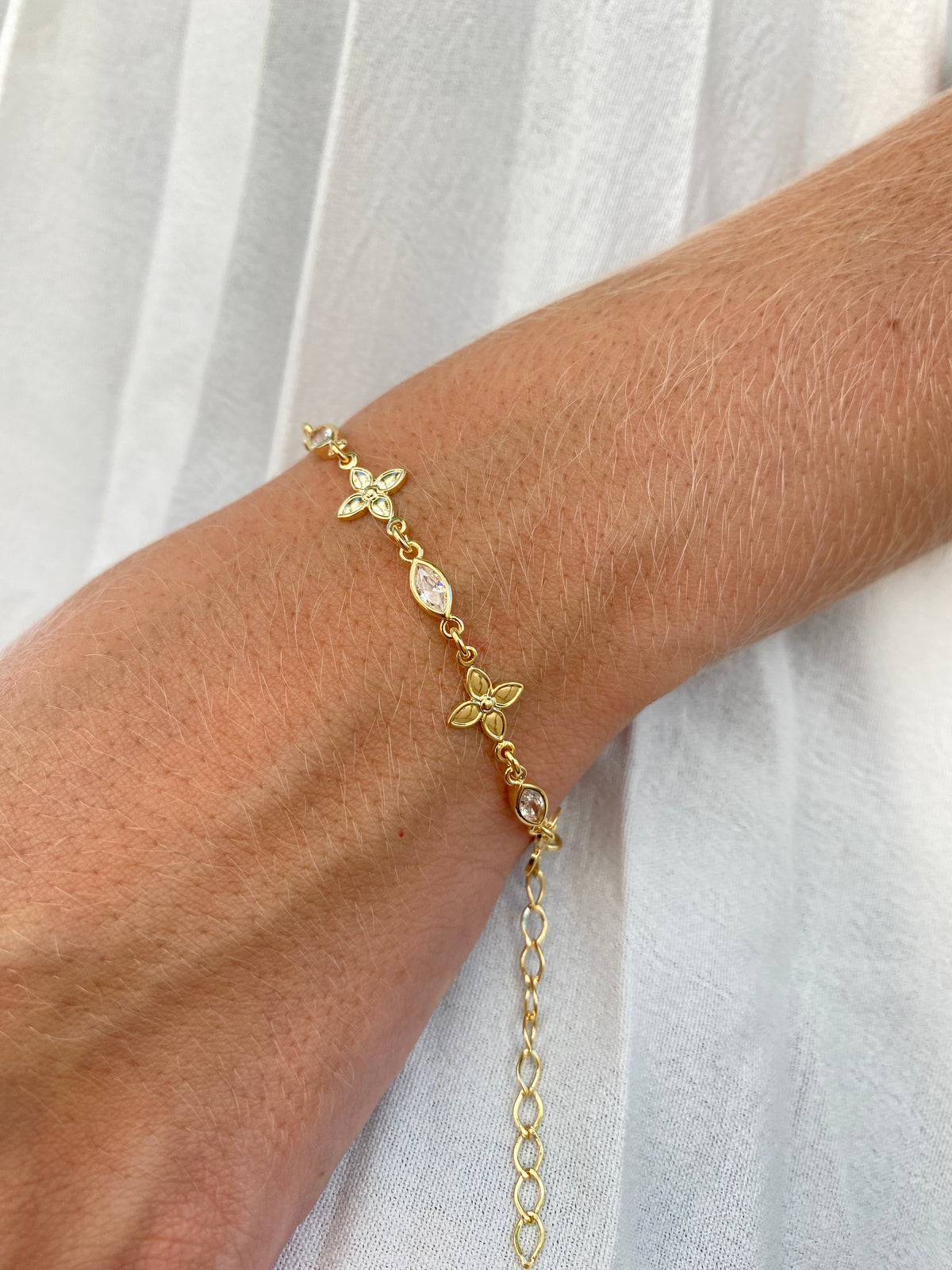 Pulseira Flor Banhado a Ouro 18K