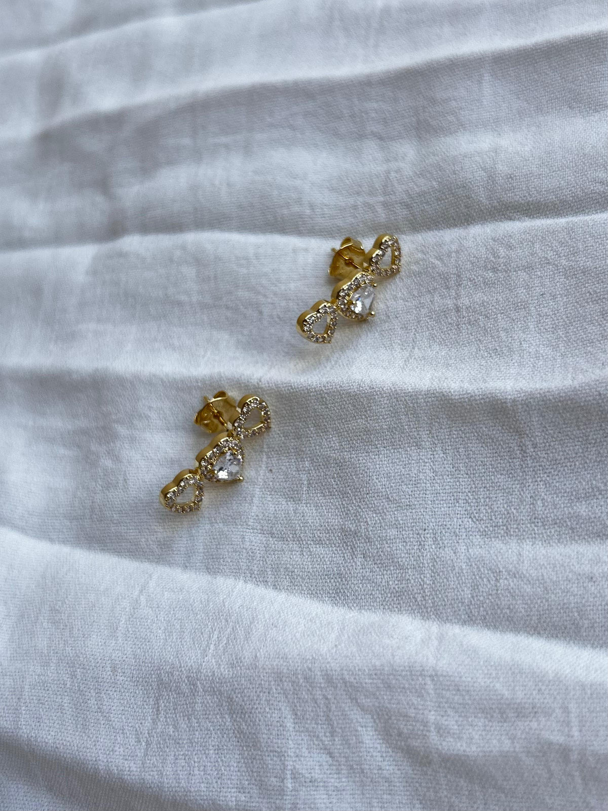 Brinco Ear Cuff Coraçaõ Banhado a Ouro 18K