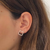 Brinco Quadrado Vazado