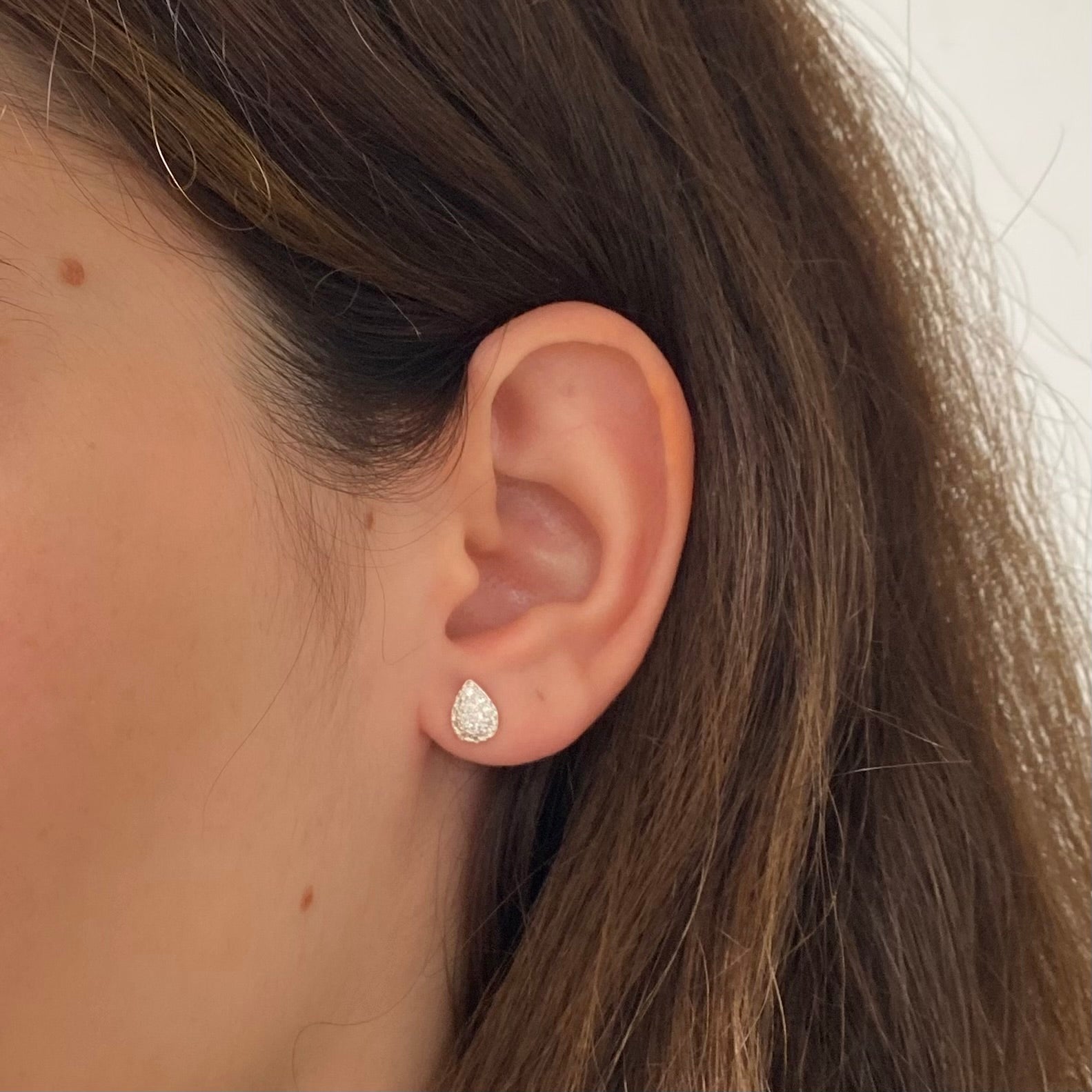 Brinco Mini Gota Strass