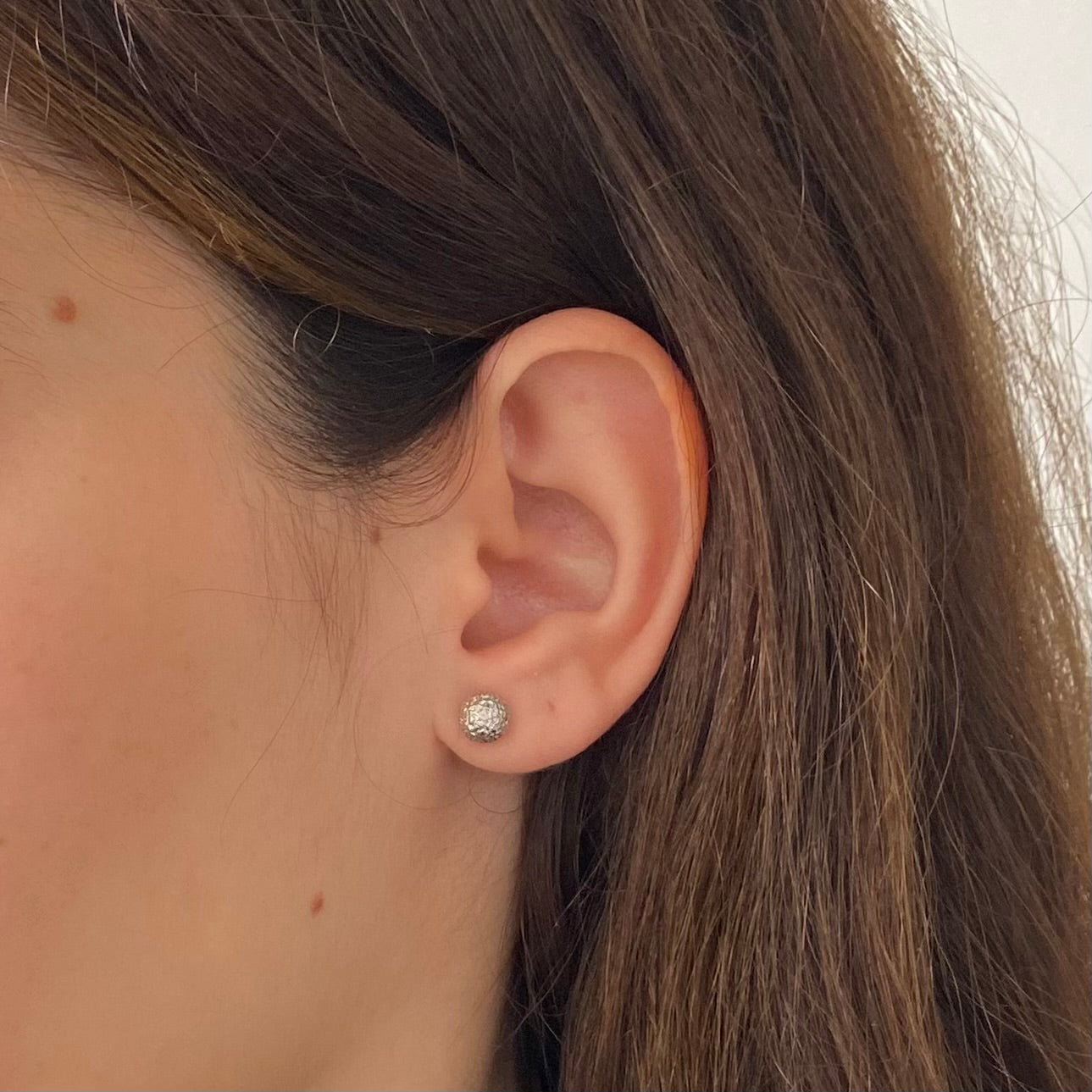 Brinco Mini Redondo Textura