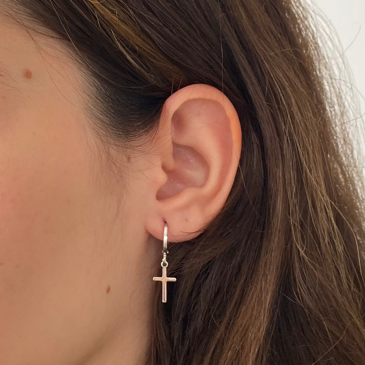 Brinco Pendente Cruz