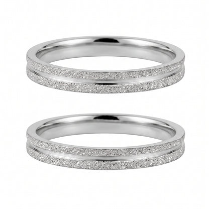 Par de alianças de namoro em prata 925, modelo Turim: com duas faixas diamantadas e friso polido, 3 mm