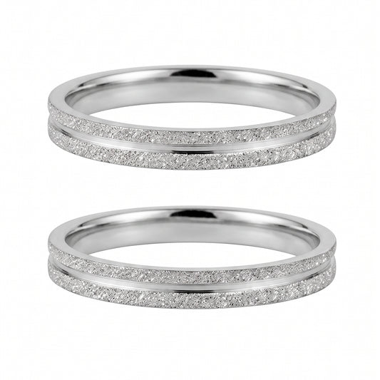 Par de alianças de namoro em prata 925, modelo Turim: com duas faixas diamantadas e friso polido, 3 mm